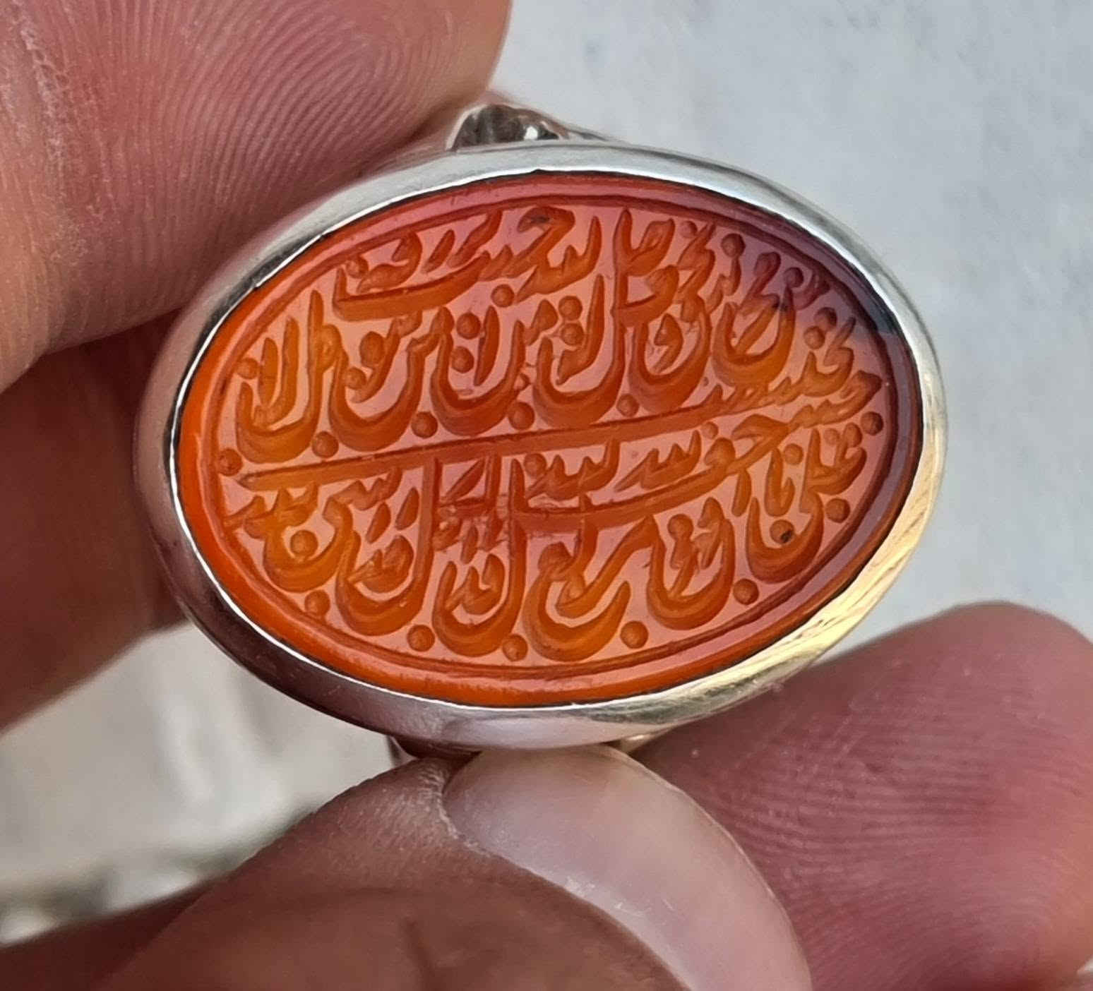 عقيق يماني زعفران مخطوط خط يدوي ايه الرزق المباركه كامله 
🔥ومن يتقي الله يجعل له مخرجا ويرزقه من حيث لا يحتسب ومن يتوكل على الله فهو حسبه ان الله بالغ امره قد جعل الله لكل شي قدرا 🔥  
بصياغه يدويه للبيع مكاني بغداد يوجد توصيل إلى جميع المحافظات للبيع فقط فقط أحبتي الغوالي ما اراوس بس ابيع 
***********
