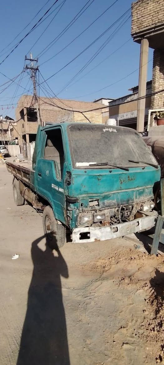 سلام عليكم للبيع سياره قلاب ادوات بدون مكينه تخم تاير 15موحد وبدي قلاب جك طفشه شغال قماره نفس صوره شاصي غير مكفول مكان بغداد رقم هاتف ***********
