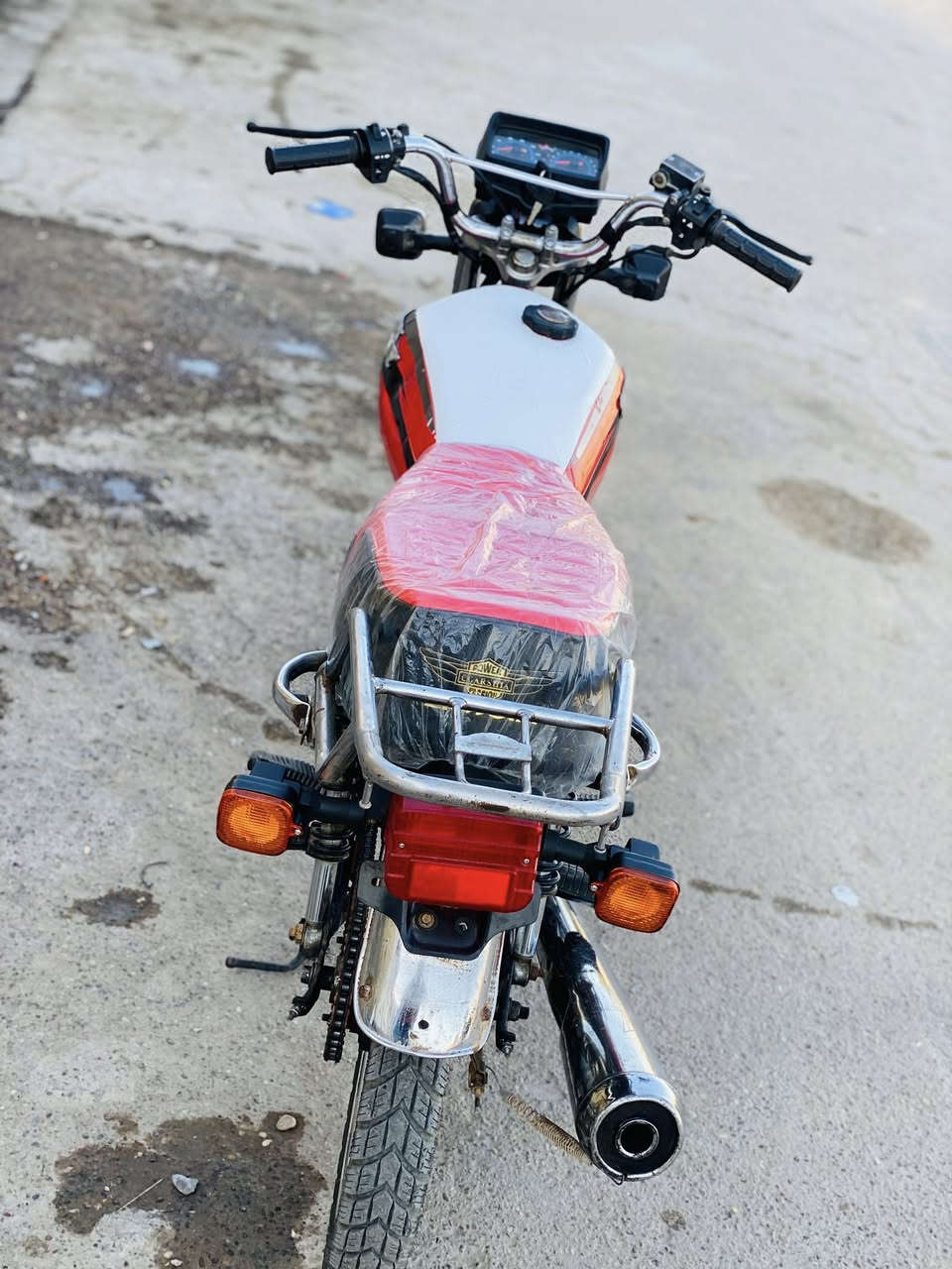 سيفان 22 للبيع
سلام عليكم دراجه موديل 2022 اوراق سكنر دراجه كامله سلف هندر كهرباء شغاله عنوان بغداد 
500 وبيها مجال 

***********
