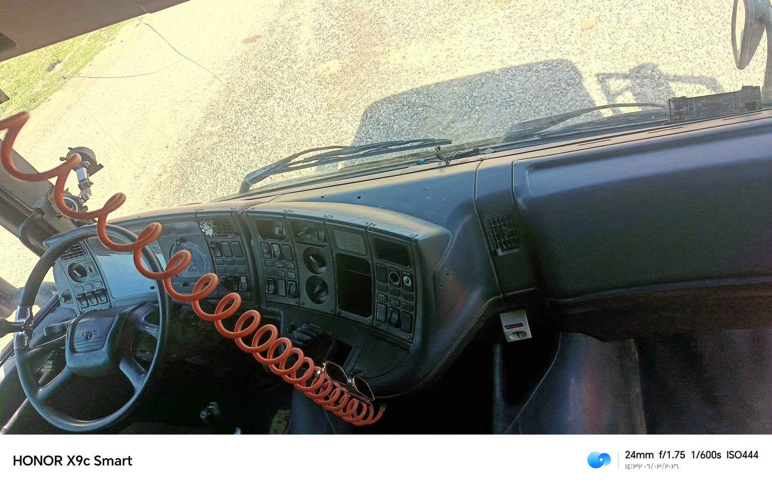 سلام عليكم  گلابه سكانيه  موديل 1997 شاصي بلادي محرك وگير شرط سنكل جوبلس مكان صلاح الدين رقم تلفون ***********
