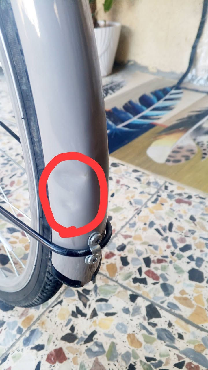 السلام عليكم شباب بيسكل بناتي موديل 2022 ضربه بالشامله مو هذا شخط بايسكل ياباني جديدا ما مستخدم هواي بالعافيه اللي ياخذه المكان بغداد مدينه الصدر والبايسكل كله مختم وهاي الضربه والشقه اجن اجينا من الحاوي بايسكل مو عندنا متشخط ومضروب تاريخ 2026/2/4 واللي يريده يطوله خاص الخاص مفتوح 24 ساعه


**إذا كنت صاحب هذا الإعلان وتريد حذفه لأي سبب، رجاءا أرسل رسالة إلى الدعم الفني**