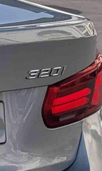 السلام عليكم BMW 2018
320i
السعر  158
بيع او مراوس

ماشيه 88000
محرك 2000 توين توربو
بصمه
كشنات جلد
وباقي المواصفات المعروفه
صور الحادث مرفقه
العنوان بغداد الكرخ
*********** بغداد
