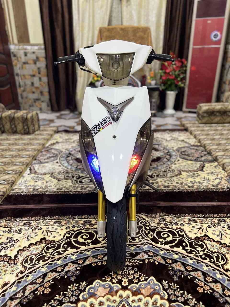 سلام عليكم دراجه ماكس مضلع حديث موديل2016 بسعر 975 دراجه كفاله عامه كهربائيات كلها شغاله ومحرك ما مفتوح وشلعه ومعدل ونعومه فول بيها تزويدات ناشفه دبلات امامبه ودبل خلفي ويلات وقبق جوزه وقطره بلاديات وتخم تاير توه شاده وكشن تفصال توه فصلته دراجه جاهزه ورمبه ما نقصها برغي مكاني بصره خمسه ميل رقم هــ/*********** متواجد وتساب فقط ملاحضه دراجه طالعه من الرمبه قبل ٢٣ يوم وخذتها بمليون و250
