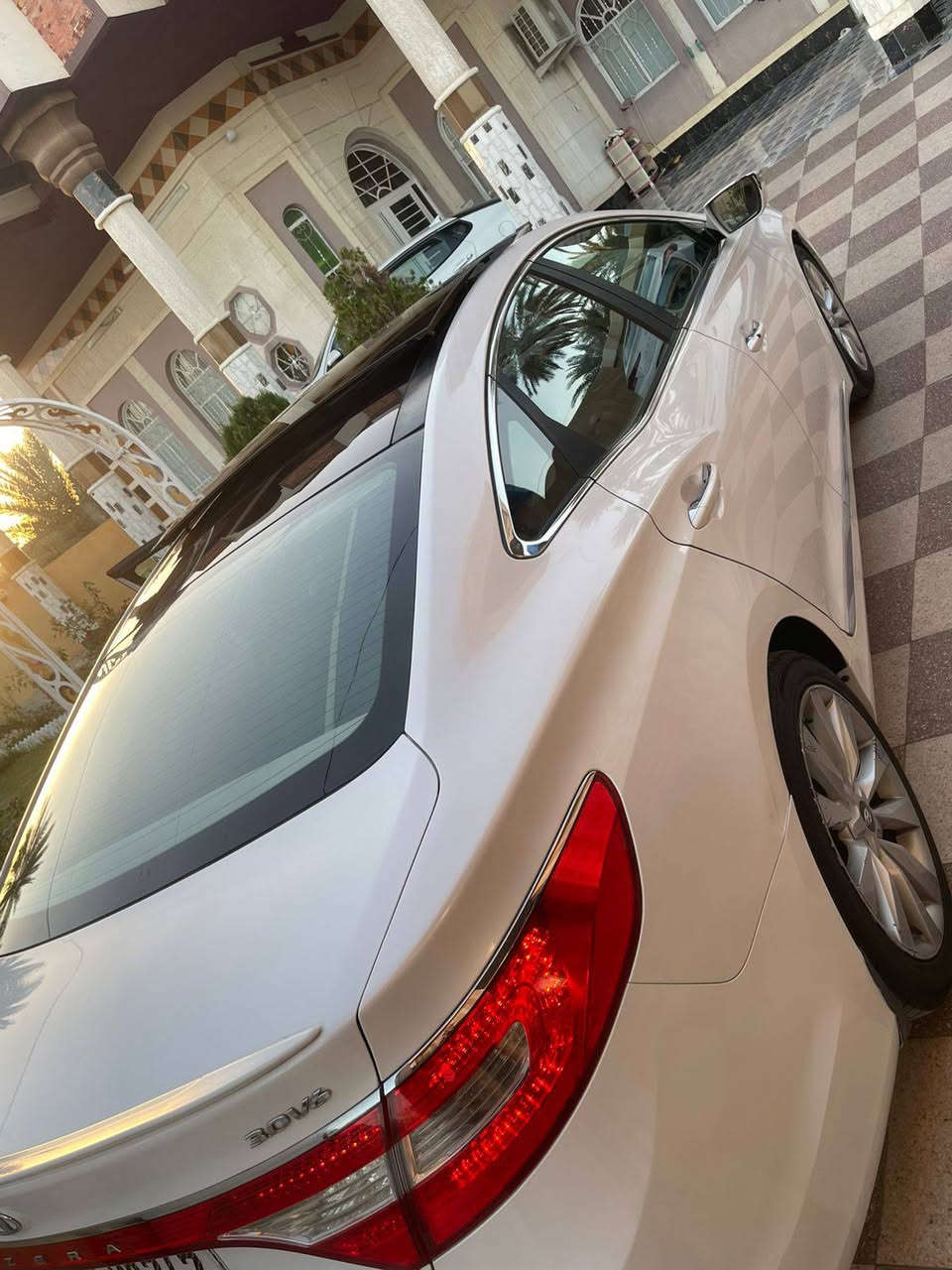 السلام عليكم 
ازيرا للبيع 2014 خليجي فول مواصفات مكفوله عدا دعاميه صبغ مكفوله من فتح وتبديل وصبغ 
رقم بغداد الدولي بأسمي 
مكينه 3000 غير مفتوح كير غير مفتوح بلاديه السيارة ماشيه 103 كم لايتات زينون حاجب شغال 
الأنبار الكرمة 
السعر 142 وبيها مجال
***********
