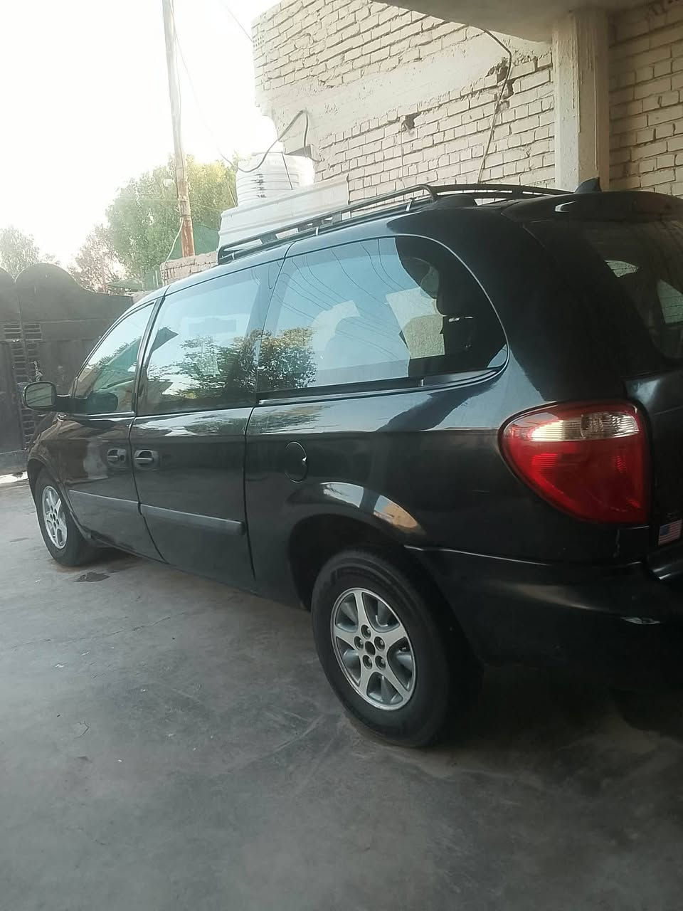 سلام عليكم شباب للبيع دوج كرفان 2007 شاصي طويل 3قطع تبريد شغال كشانت بلع منفصله سياحي مكينه 3300 كير مكينه مكفولات صدر امامي خلفي حلو سياره جاهزه من كلشي نضيفه حيل مال جناي بدون ضرر فقط صبغ احزام جماليه سعرها 70او بيها مجال بسيط موبايل *********** هزه أو رقم أو سنويه جديد لل 2029
