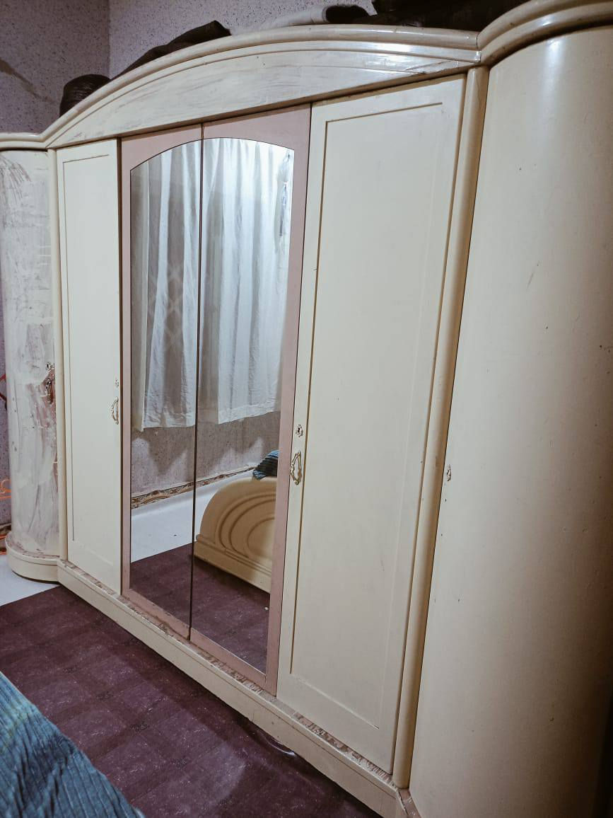 غرفة للبيع السعر 350 وبيهة مجال العنوان شط العرب ***********
