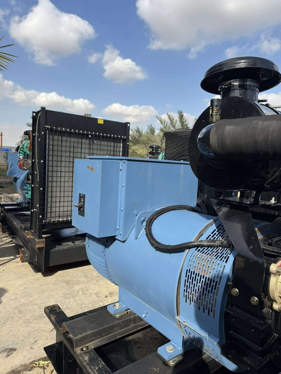 السلام عليكم تم وصول مولدات نوع كمنز 150  كيفي او 250 كيفي اشتاير 400 كيفي العنوان بغداد رقم ***********
