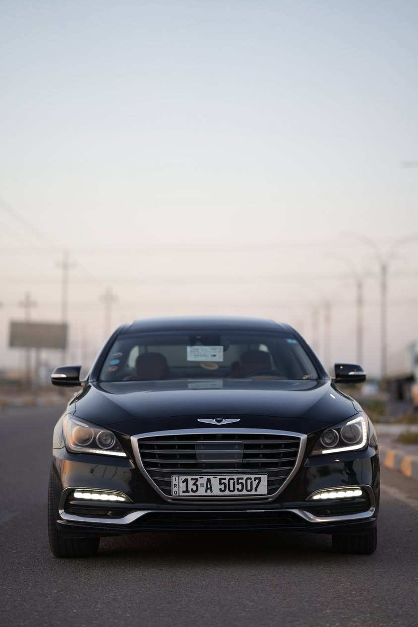 جينسز g80 2018
3.8 V6 
بانوراما 
اوتو هولد
 رادارات امام جانبي خلفي 
تحديد مسار 
حساسات امامي خلفي 
المريات تعتيم تلقائي كلهن 
بردات خلفية 
السيارة لايتها عدسات ماتركس ليزر 
وبقية مواصفات الجيسنز المعروفة
رقم ميسان باسمي تحويل مباشر 
ضررها قطعة واحدة تبديل البنيد بدون دواخل
صور الحادث مرفقة بالمنشور 
سعرها 175 وبيها مجال للشراي بيع او مراوس بسوناتا
مكان السيارة العمارة 
***********
