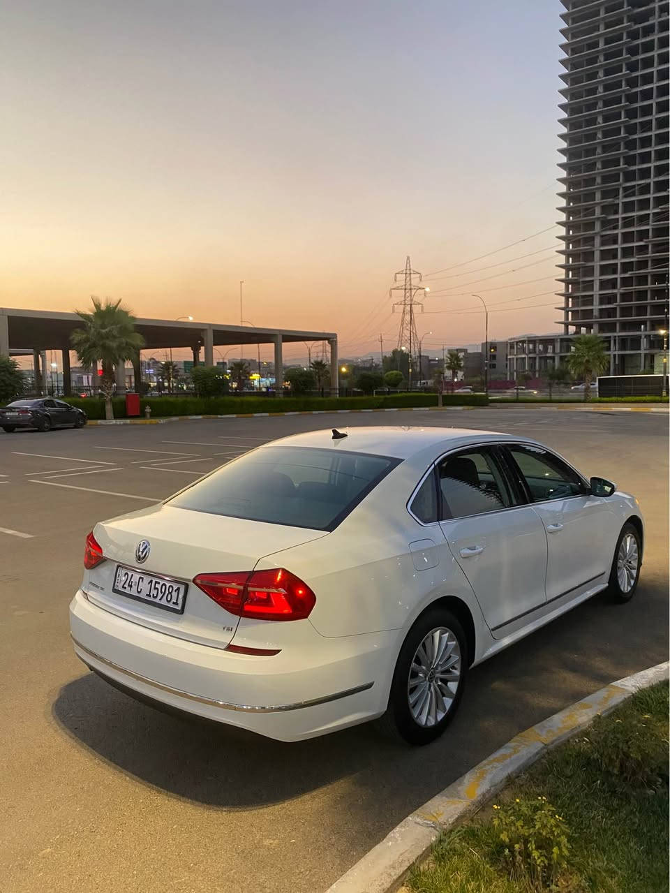 Volkswagen Passat 2016 
سيارة فوا مواصفات 
محرك ١.٨ تيربو 
ماشية ٦٩ الف ميل 
رادار خلفي و امامي 
بدون تعديل بدون اي ضربة 
بدون دواخل و ارباكات 
بيها ٥ قطع كلير امريكا بخ بدون حادث 
الكير و محرك ب شرط و تحويل وكالة هم 
سعرها ١١٥$ ورقــة و بيها مـجال 
للمزيد من المعلومات اتصل على هذا الرقم 
(***********) سميل, دهوك
