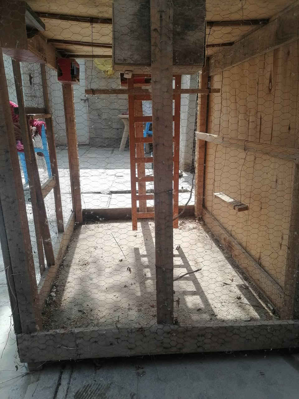 قفص شغل ايد فول ترتيب وثبات للبيع صويره حي الزهراء للتواصل ***********
