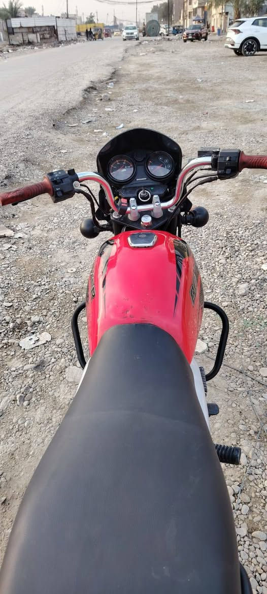 السلام عليكم بوكسر رقم بغداد النكليزي موديل ٢٣ دراجه حلوه ونضيفه مكينته خير من الله كهربائيات كلها شغاله شرط التحويل السعر 2250 مكاني بغداد الدرفلة ***********
