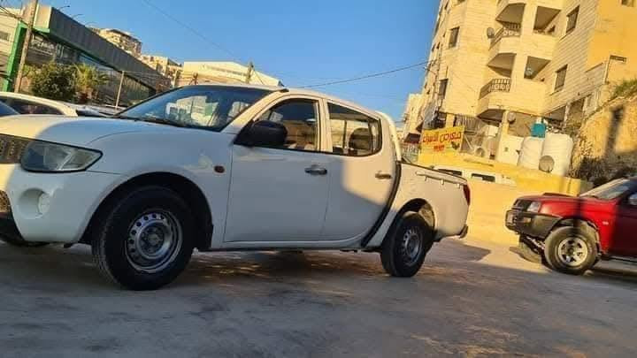 *للبيع بدفعة اولى 1400 وقسط شهري 127 والباقي اقساط عالهوية*
ميتسوبيشي 2008 
 فحص كامل 
كرت ابيض 
استخدام شخصي 
0780687725
تواصل من الساعه 10 لساعه4 عصرٱ بعد الساعه 4 تواصل واتساب
‏مراسلة نور سيارات عبر واتساب. https://wa.me/message/L2WLQ7STSQA4E1


**إذا كنت صاحب هذا الإعلان وتريد حذفه لأي سبب، رجاءا أرسل رسالة إلى الدعم الفني**