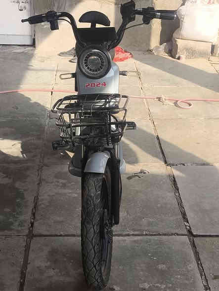 السلام عليكم ورحمة الله وبركاته دراجة شحن للبيع موديل 24فول مواصفاتاسويج بصمة كهربائيات كلهةشغالة مكان ديالى بعقوبة بهرز  السعر 300وبيهة مجال الاستفسار على هذا الرقم ***********
