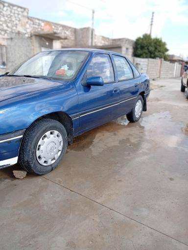 سلام عليكم سياره اوبل 92 البيع تخم تاير جديد رقم دولي سياره احلا من الصوره سعر 31 وبيه مجال المكان ديالئ /***********
