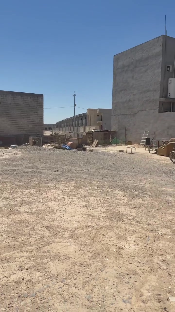 السلام عليكم
قطعة للبيع أرض للبيع تكريت الديوم #المخابرات
سكن وخدمات

#المساحة #١٥٠متر

#الواجهة_٧.٥متر #والنزال_٢٠متر

للاستفسار الاتصال على الارقام***********
