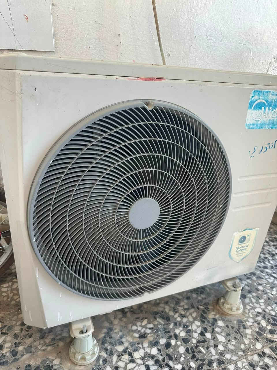سلام عليكم عندي سبلت طنين تبريد ثلج ❄️ يخبل والله شرط الفحص جيب وياك مصلح وتعال ثنينهن كاملات غسل و غاز من كلشي نضيفات و مكيف همين نضيف وتبريد  🧊 مكاني بغداد جسر ديالى سعر المكيف 150 وبي مجال و السبلت 275 وبي مجال تعال وشلع عيوني♥️🌷 رقم الهاتف ***********
