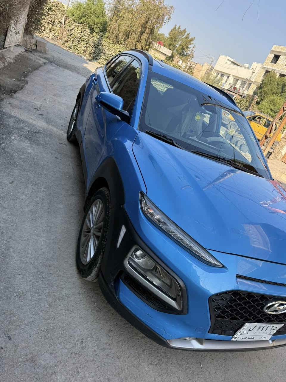 كونا م١٩
بسمي رقم بغداد
 ثلاث قطع جاملغ امامي وبنيد وباب السايق 
سيارة فول
فتحة 
بصمة 
رادار 
حساسات خلفية 
صدر امامي خلفي جديد 
زوج تايرات جدد
باتري جديد
سيارة مناقصهة اي شي جاهزة 
سعر ١٥٠ وبيها مجال
الاستفسار 
***********
