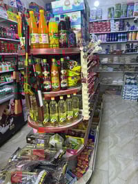 من رخصت الادمن المحترم سفينه حلويات وعارضه كيك للبيع الطول ٣امتار ونص ...