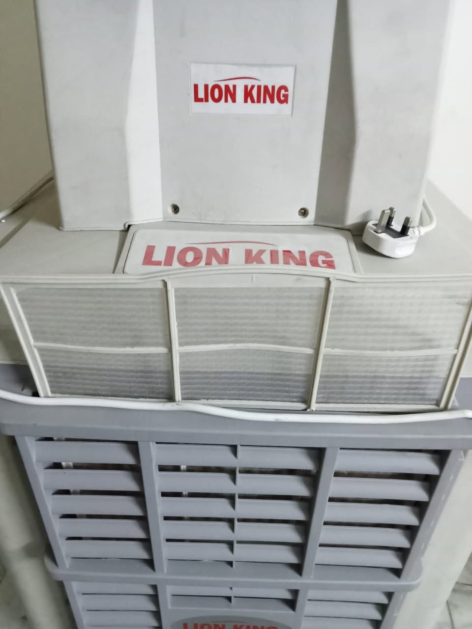 مبرده للبيع جديده مامستعمله السعر 270 الف المكان حي القادسيه ***********
