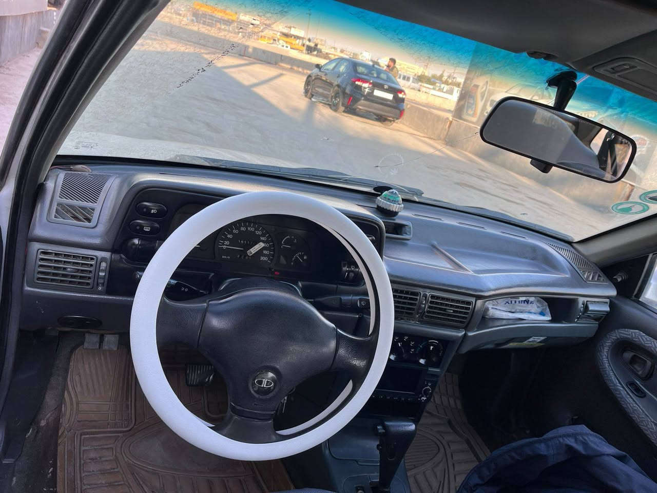 السلام عليكم دايو سلو موديل 1996 للبيع فقط كير اوتمتيك 
السياره كامله  ابلاديه كهربائيات شغاله مكاني كراده الاستفسار على رقم ***********
