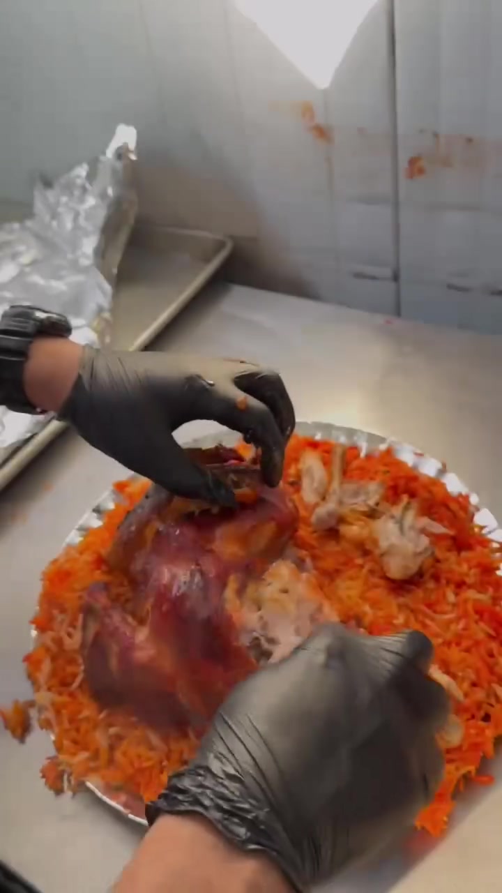 سلام عليكم اهلنه وناسنه الطيبين
جمعه مباركه عليكم أن شاءالله 
يتوفر مندي على طريقة اليمنية بل حفرة
دجاجة مندي كامله🐔🍗🍚 ب20 الف 
نص دجاجة مندي🐔🍗🍚 ب10 الف 
ربع دجاجة مندي🍗🍚 على تمن ب5 الف 
متوفر سمك حي وسمك مسكوف 
📞*********** واتساب
📞***********
توجد خدمة توصيل بسماية والمناطق المجاورة
@إشارة
