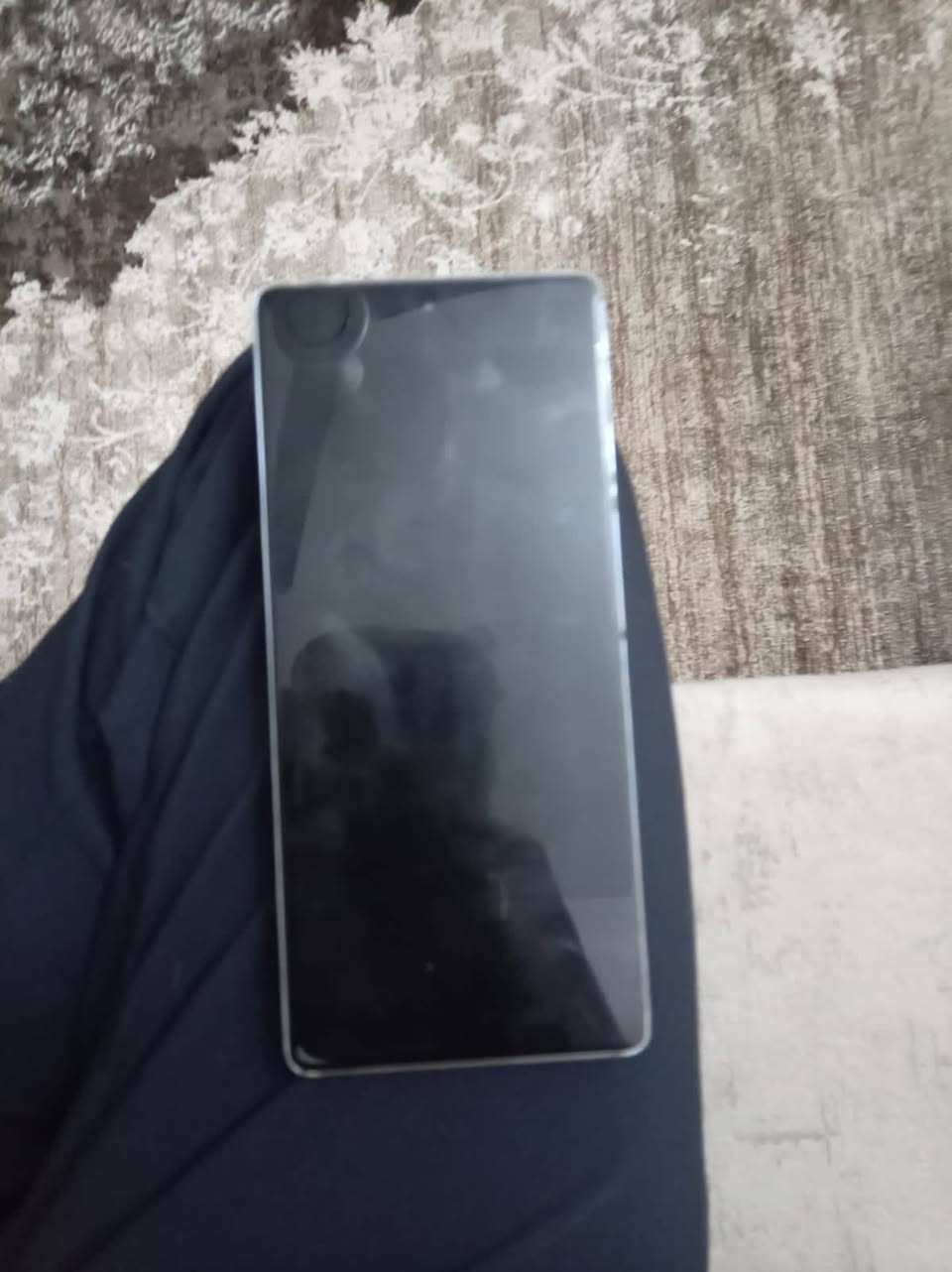 السلام عليكم جي تي 20 برو ذاكره 256 رام12+12 الجهاز مستخدم بس نضيف السعر 250 وبي مجال بسيط ويا شاحنه 90 وات مال نوت 50 برو من ال0 لل100 ب20 دقيقه وكارتونه ويا غير متواجد على الفيس *********** واتساب او اتصال 
المكان حله مركز
