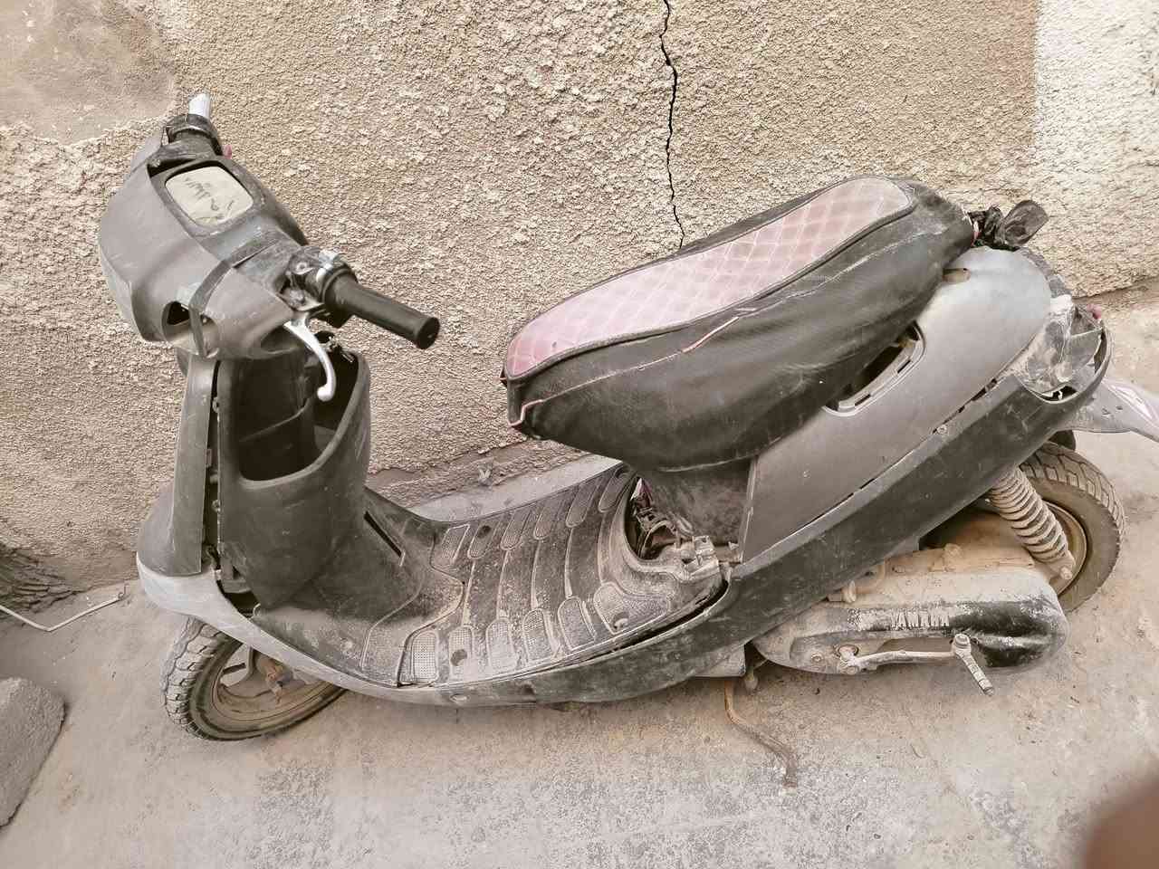 السلام عليكم حبايب دراجه 60 كفراتها موجوده وشامرها ما ما مستخدمها السعر 70 وبيها مجال مستعجل على بيعتها ***********
