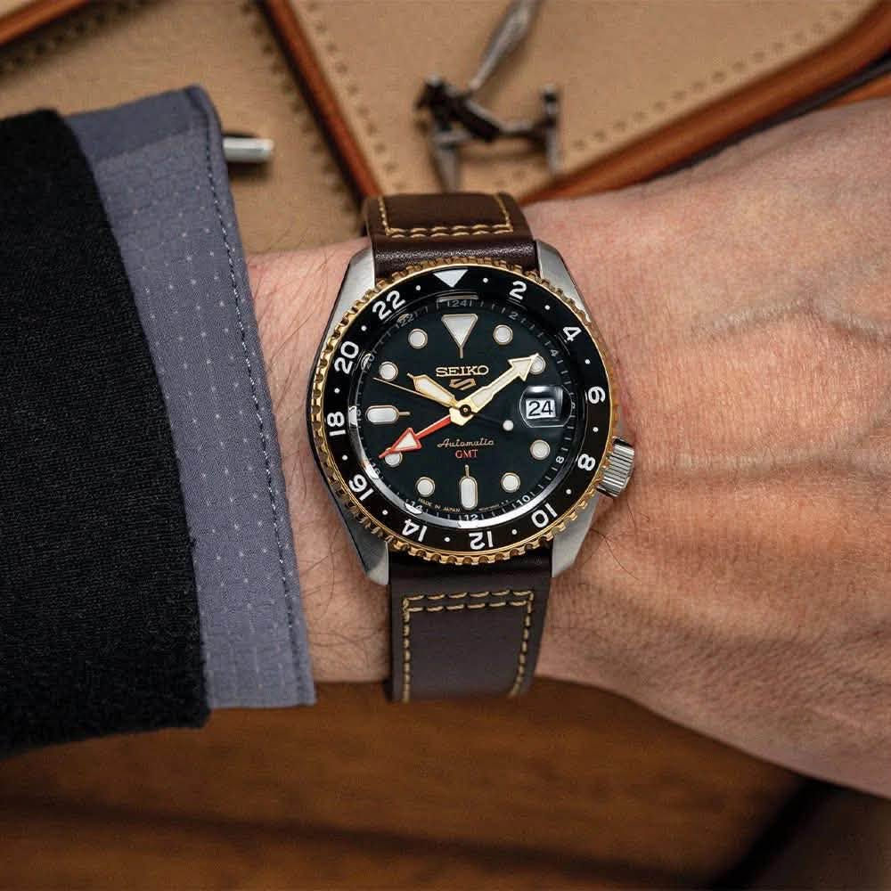 Seiko 5 Sports 

متوفر وكالة كامل المرفقات 

ضمان سنه 

قطر 42.5

اوتوماتيك 

احتياطي الطاقة 41 ساعة 

توقيت GMT

لومينوس

ماكنة كشف 

توجد خدمة توصيل 

***********
