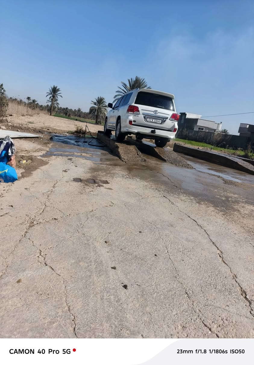 سلام عليكم
للندكروز جكساره مديل ١٤ كفاله عامه حته دعاميات من شخط ولبارد ومن كلشي ماشيه ٨٨ حقيقي بريم اصلي رقم بغداد 
سياره جديده مكانها كربلاء طوريج 
تلفون ***********
