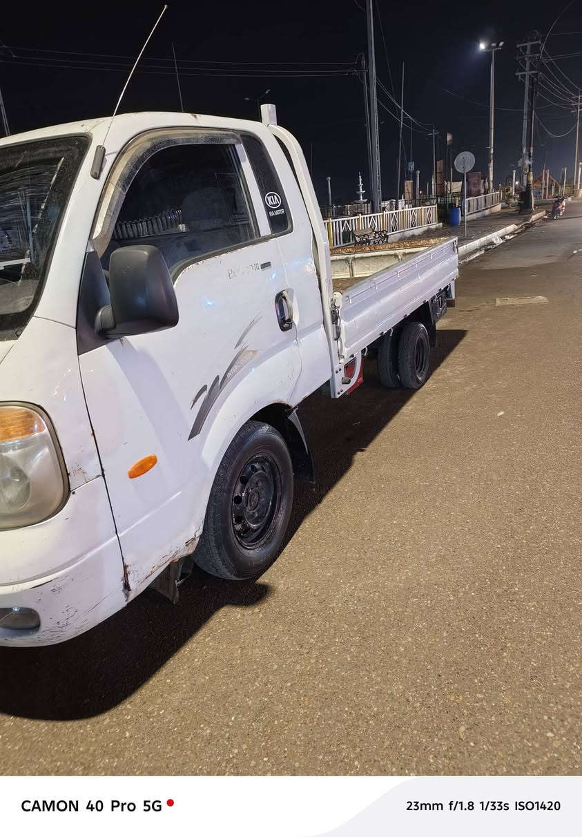 سلام عليكم 
كيه 2006 رقم صلاح الدين راعيه مسافر ابيع كوم حديد سياره جاهزه مكينه 2700 شاصي مكفول سياره جديده سعر 50 
عنوان ذي قار 
قلعه سكر 
***********
