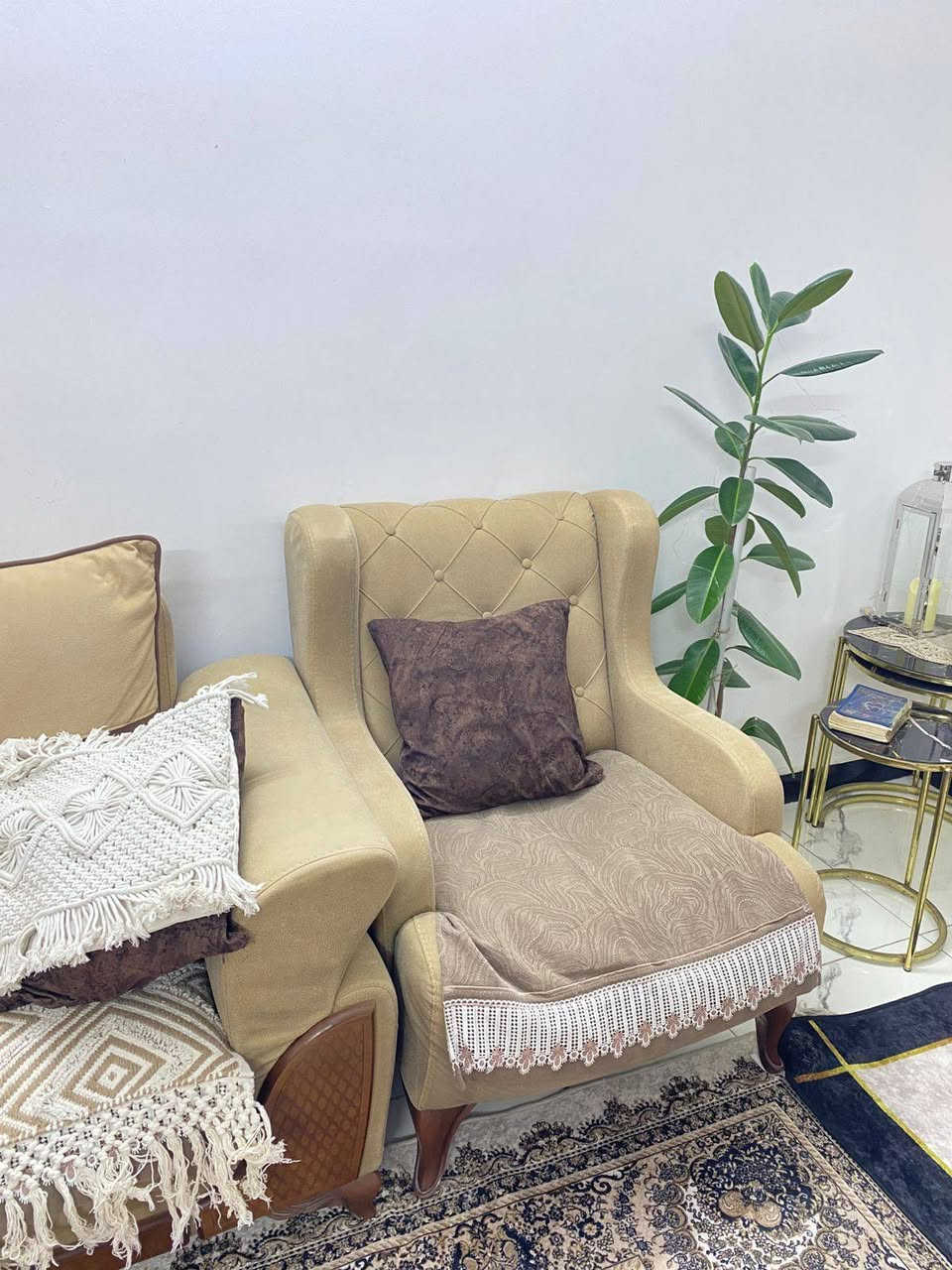 تخم قنفات تركي 10 مقاعد
كرسين 
٢ قنفات كبار 
ووحدة وسط 
+ مفرش بوهيمي مجاني 
+ طبلات عدد ٣ مجاني 
السعر ٤٠٠ 
مدخل : مرايا + ميز 
سعر ٥٠


**إذا كنت صاحب هذا الإعلان وتريد حذفه لأي سبب، رجاءا أرسل رسالة إلى الدعم الفني**