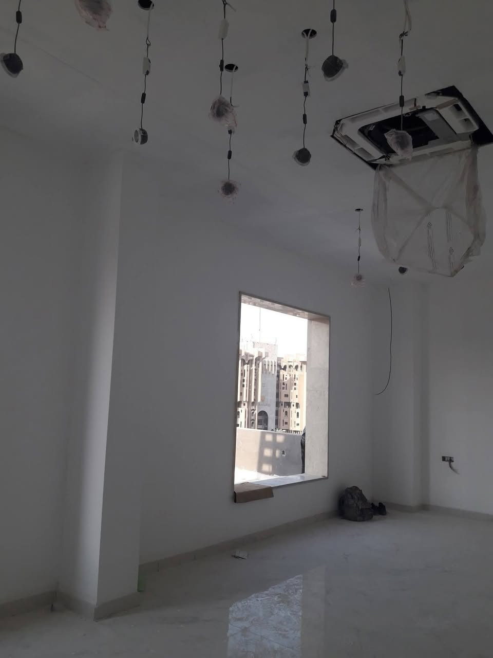 سلام عليكم اتمنا عملنا يعجبكم صبغ ديكورات واجهات صبغ حديد جبسنبورد بديل الخام بديل الخشب بديل الشيبورد معالجة الرطوبه إخفاء سيراميك بدون تفليش شغل درجه اولى وأسعار مناسبه ***********
