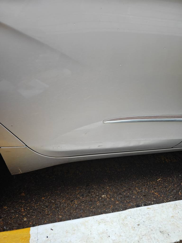 Impala 2017 lt silver

ئیمپالا ئەمریکیە 2017 ڵ ت سالون 4 بستۆن
کوشن جلدە شاشە گەورەی قاسەیە. ئۆتۆ ستۆپە و تەحدید سورعەیە
ئێرباگی نەتەقیوە  شەریکەیە 
سندوقی دواوەی دەعمە ناوی  کەمئکی گرتوە
دەعامی پێشەوەی گۆرداوە
دەرگای پشتی سەکن و لای تایەکەی ئەو تۆزە قوپاوییەی هەیە  بۆیاخی نییە. 

1. سەنەوی تازەیە. 
2.هەززەی تازەیە. 
3. تاقم بانسی پێش و دوای تازە بۆم گۆریوە. 
5.هەر 4 تایەکەی  تازە بۆی گۆردراوە.
6.رۆنی مەکینە تازو بۆم گۆریوە
7.هاێدرۆلیکی گێری تازە گۆراوە 
***********
***********

 110 و معامەلە السليمانية, العراق
