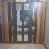 غرفه نوم شبابيه سعرها ٥٠٠ الف وبيهه مجال  اخت الجديده   الميز اتواليت ...