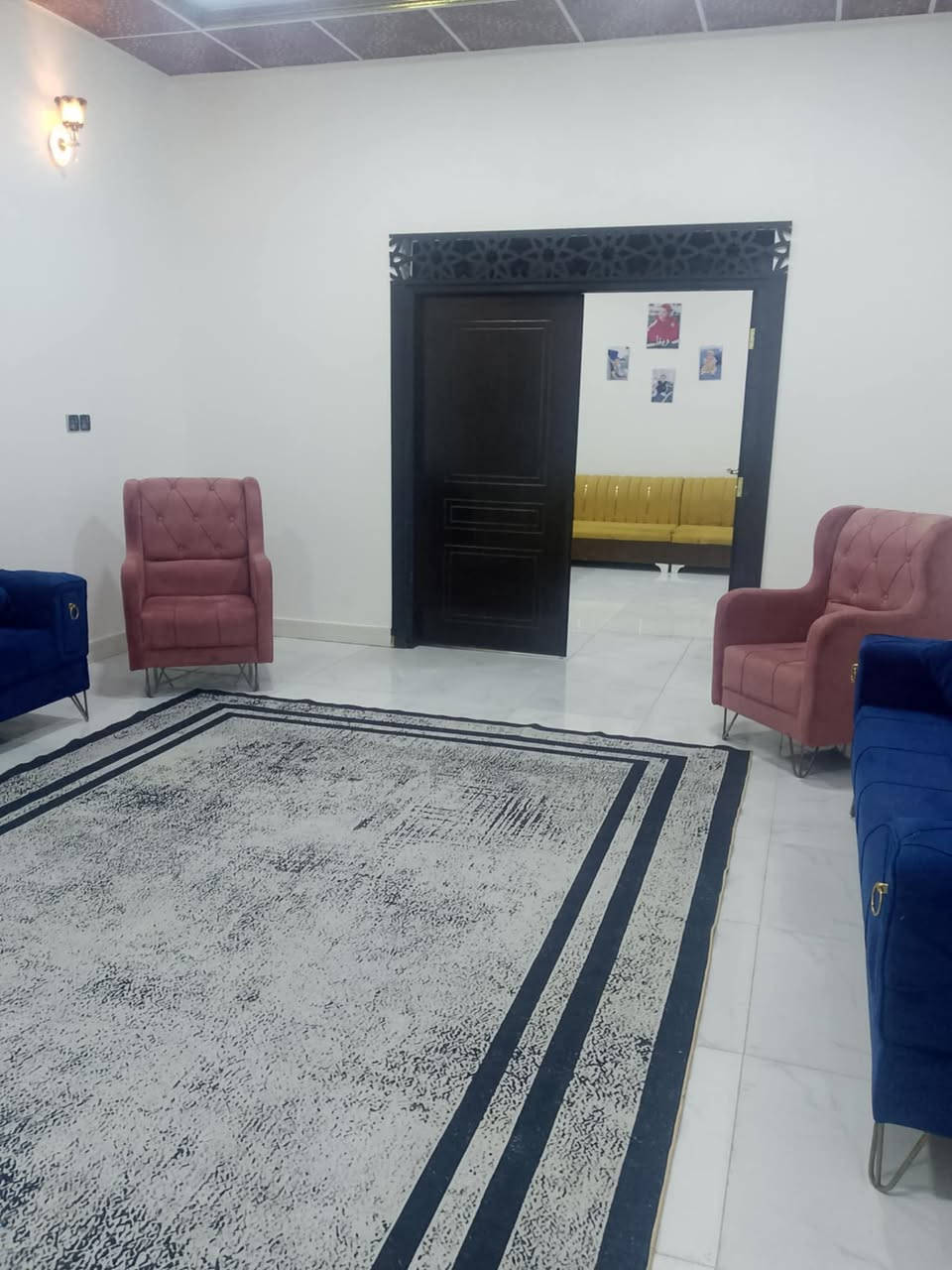 بيت لبيع بلجزيره باب هوى 200متر غرفتين صاله دوانيه كراج سياره حمامين مطبخ مناور 2حديقه بيت جاهز من كلشي طابوزراعي اصولي عراقي سعر 100منطقه جديده هدوء لاستفسار أتصل ***********
