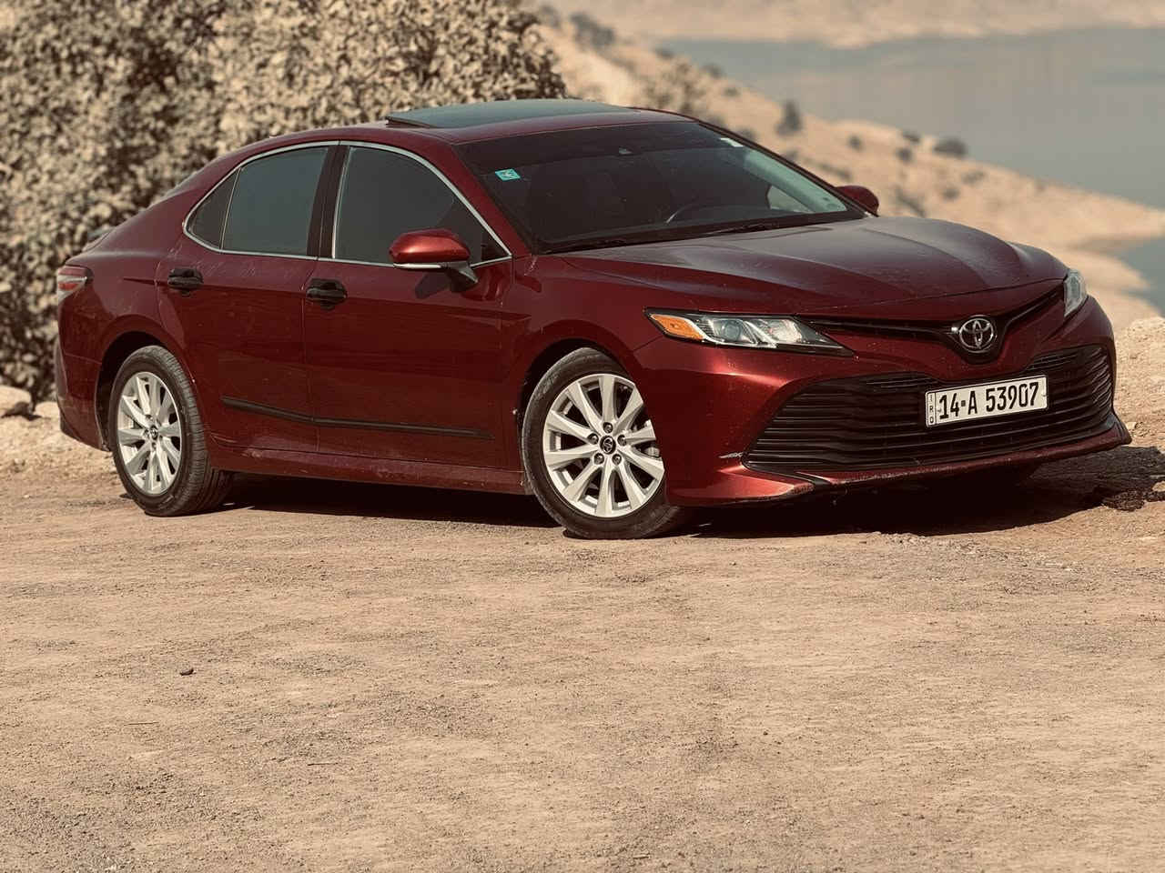 كامري مديل2018 LE وارد امريكي  حادث امامي مذكور بصورة سطحي بدون دواخل كفاله لغد وشاصي بدون اي ضرر خارجي. بقية سيارة كفاله عامة سيارة نضيفه واستخدام شخصي  ماشيه السيارة 113محرك معروف 2.5 كير AT يجي 8 نمر محرك وكير كفاله سيارة بعده بلادية وجاهزة من كل نواحي عده الدعامية لامامية يتحتاجلة ترتيب  
مواصفات السيارة/
فتحة سقف
كشن كهربائي 
حساسات خلفية امامية
نقط عمياء 
رادار 
المحافظة ع المسار
دخول ذكي 
شاشه جبيرة 
جميع الحساسات بسيارة تشتغل والعينة بدون اي كلووب مشتغل بيه سيارة بلادية من كل نواحي ودهن اصلي  وسيارة مال بيت استخدام شخصي فقط 
سيارة رقم بصرة هزة وسنويه جديدة ورقم الدولي جديد. وتحويل فقط بدون وكاله. فقط تحويل 
البصرة ابي الخصيب 
السعر المطلوب 175 وبيه مجال لطيبين 
***********
