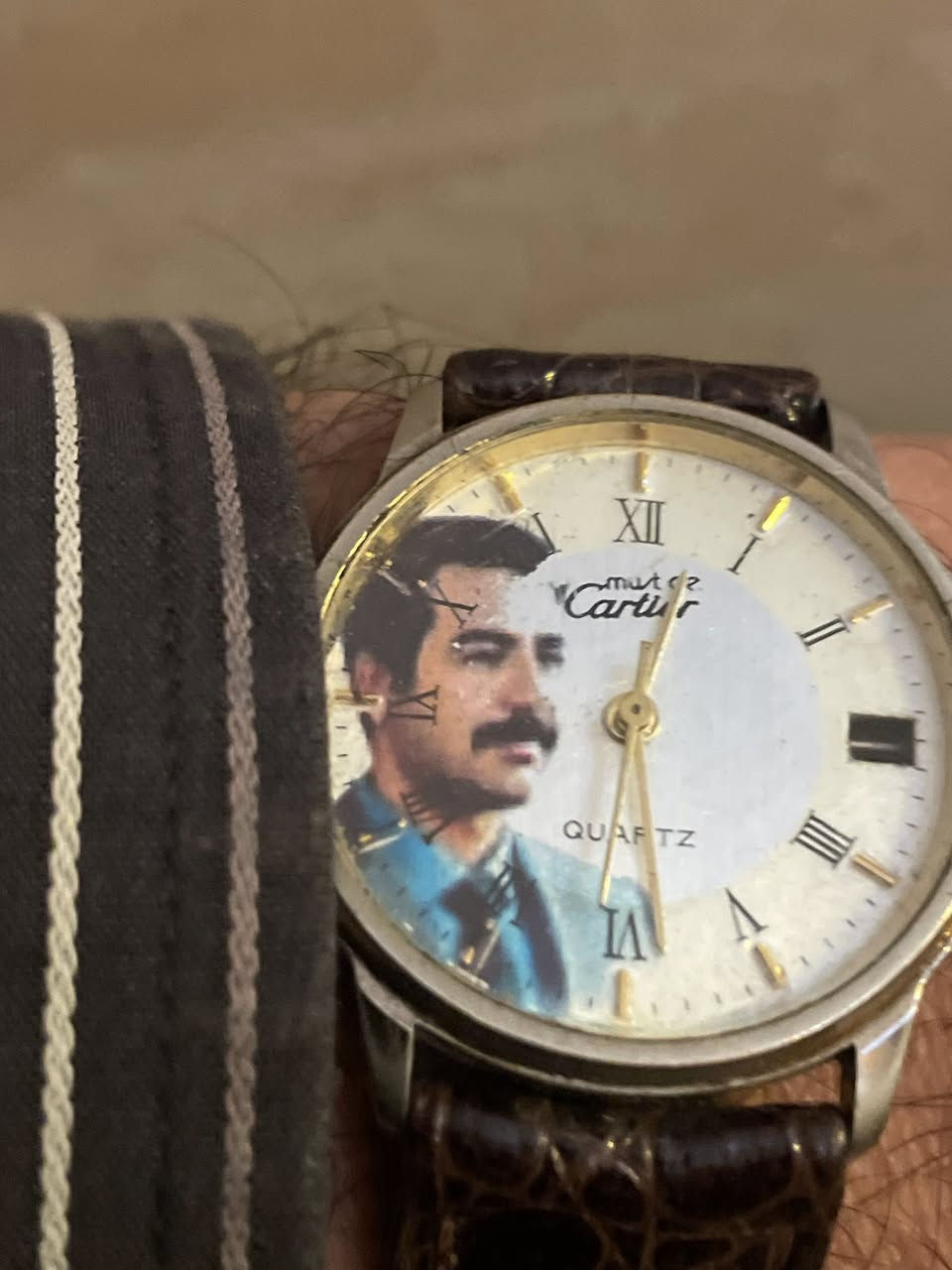 ساعة رجالي بتصميم مميز يحمل طابع مختلف وجريء 🔥
مينا كلاسيك بالأرقام الرومانية ولمسة فنية فريدة تخطف الأنظار 👌

حركة كوارتز دقيقة ⌚
هيكل أنيق بلون فضي
سوار جلد بني فاخر بإحساس كلاسيكي راقي 🤎

ساعة مش بس بتعرفك الوقت… دي بتحكي حكاية


**إذا كنت صاحب هذا الإعلان وتريد حذفه لأي سبب، رجاءا أرسل رسالة إلى الدعم الفني**