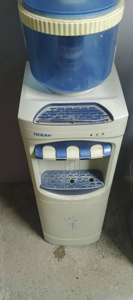 براد ماء نوعيه اوكيان شرط حار اوبارد وفريزه تبريد ثلج اذا ماثلج ترجع ماطورها مامصلح الشراي يتصل ***********بي واتساب العنوان حي الانتصار السعر 65
