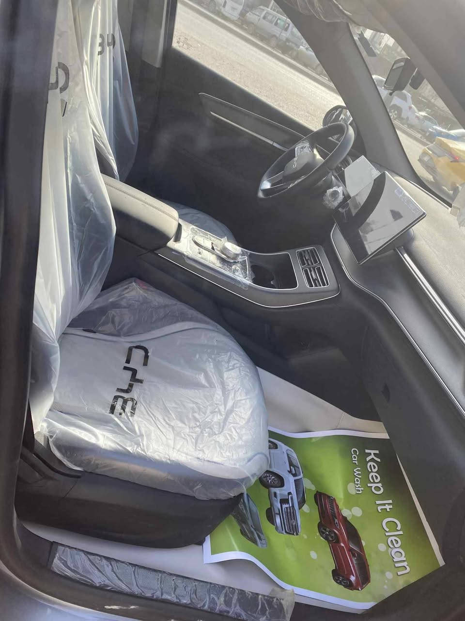 سلام عليكم بي وايدي دسترويل ماشيه 3كيلومتر سياره  جديد غراضها كامله  امسويلها كاعيه سعره 19مليون 300 قفل
بابل / حله ***********
