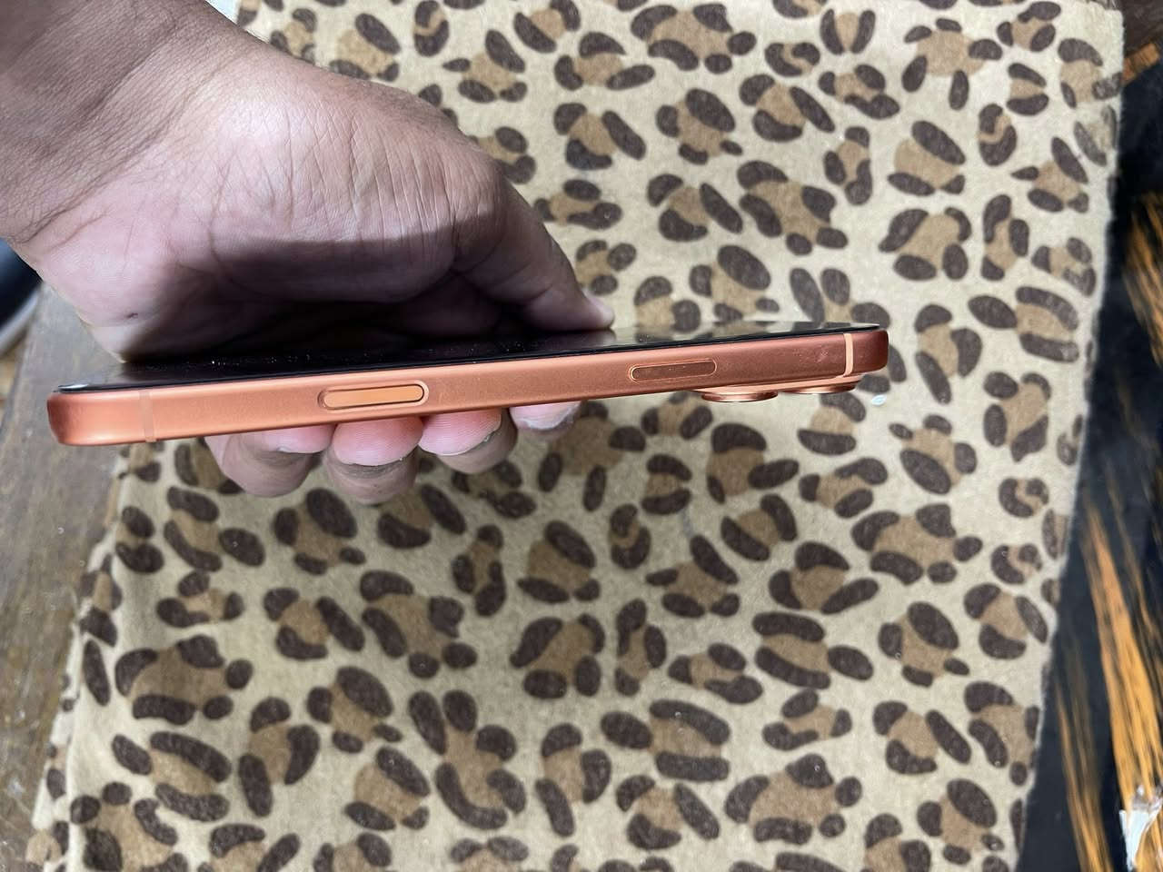 آيفون ١٧ابرو ماكس بطاريه ١٠٠ ذاكره ٢٥٦.  بغداد الأمين ماستر بعده للضمان. كامل ملحقات ٢مليون سعر


**إذا كنت صاحب هذا الإعلان وتريد حذفه لأي سبب، رجاءا أرسل رسالة إلى الدعم الفني**