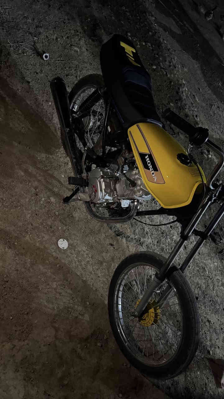 سلام عليكم 
جمعه مبارگ 
درجه البيع 
رابيدو ٢٥
وراق اصوليه 
شاصي ٢٠١٦نامه شايل رفيع 
سعر 600$
وبيه مجال شي بسيط 
درجه كلش حلوه وناعمه مرتبه من شاصي من مكينه 
مكاني ديالى بلدروز 
رقم ***********
