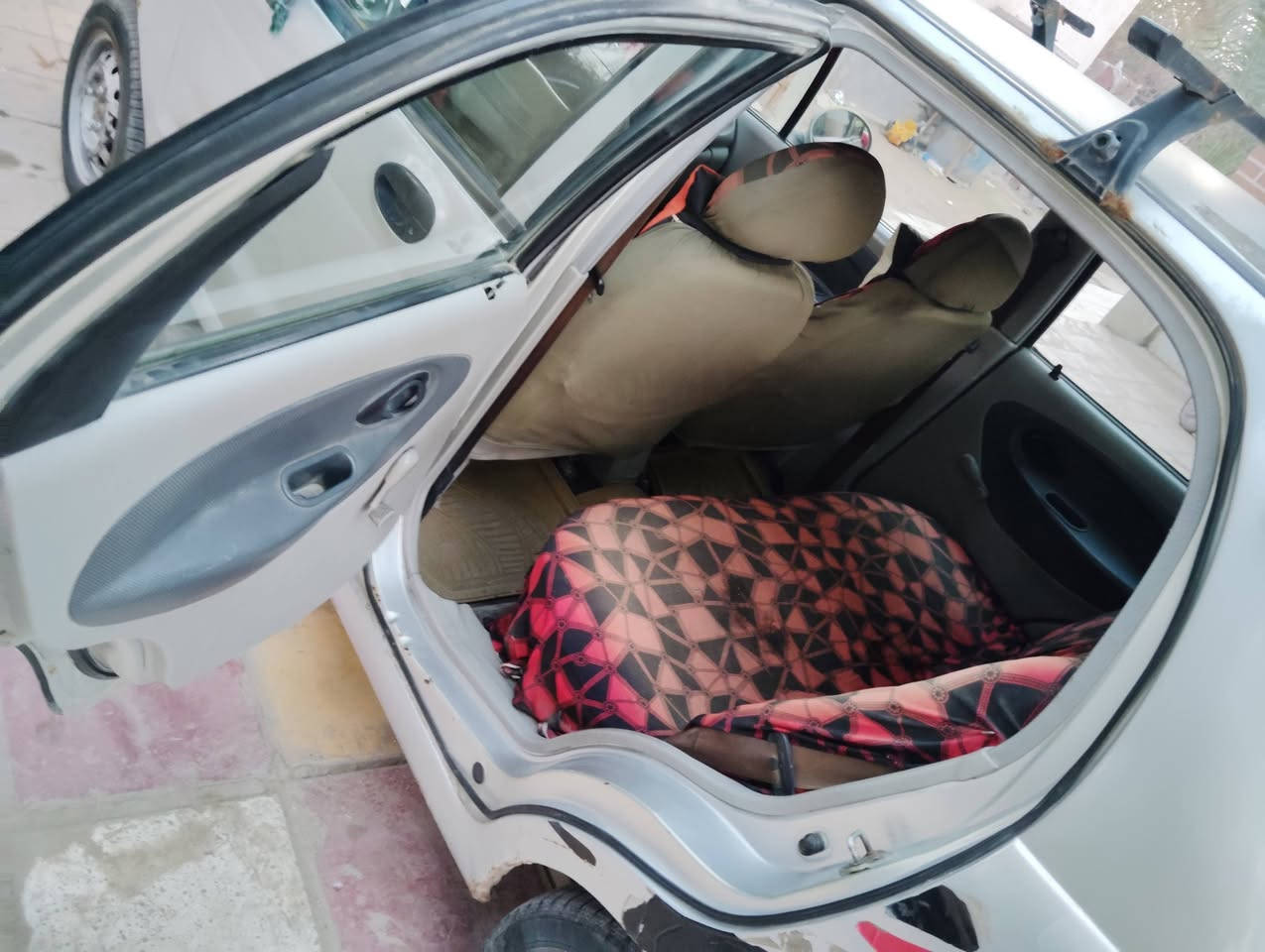 السلام عليكم كيو كيو كير عادي رقم بابل بسمي سنويه ساقطه
للبيع بسعر 25مكان الحمزه الغربي 
السياره مكفوله من كير ومكينه خير من الله 
كشره بل واقع أحله من الصور بيه خياسات موضحات بل صور شي 
بسيط تراي وين ما يعجبك كهربائيات كله شغاله تبريد شغال 
رجائن المو شراي لا يتصل ***********
