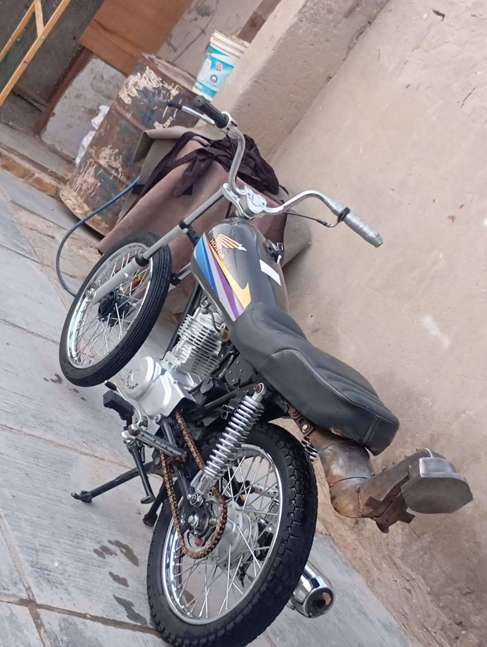سلام عليكم دراجه تعميره ٢٥ ومكينه ٢٦ رابيدو كلك كلك دراجه مكفوله كفاله عامه فصله وسرعه ترايك للبصره ديوانيه الحمزه شرقي قفل قفل ٦٠٠ ***********
