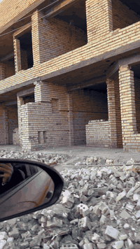 السلام عليكم قطعة ارض 200م واجه14للبيع 100م لو 200م خدمات كامله مي كهرباء تبلط  طابو زراعي سند25 تتكاتب ويه ابو السند شرط السعر مناسب لان محتاج لضروف للاستفسار اتصل *********** مكان الكاع ابو دشير خط النفط
