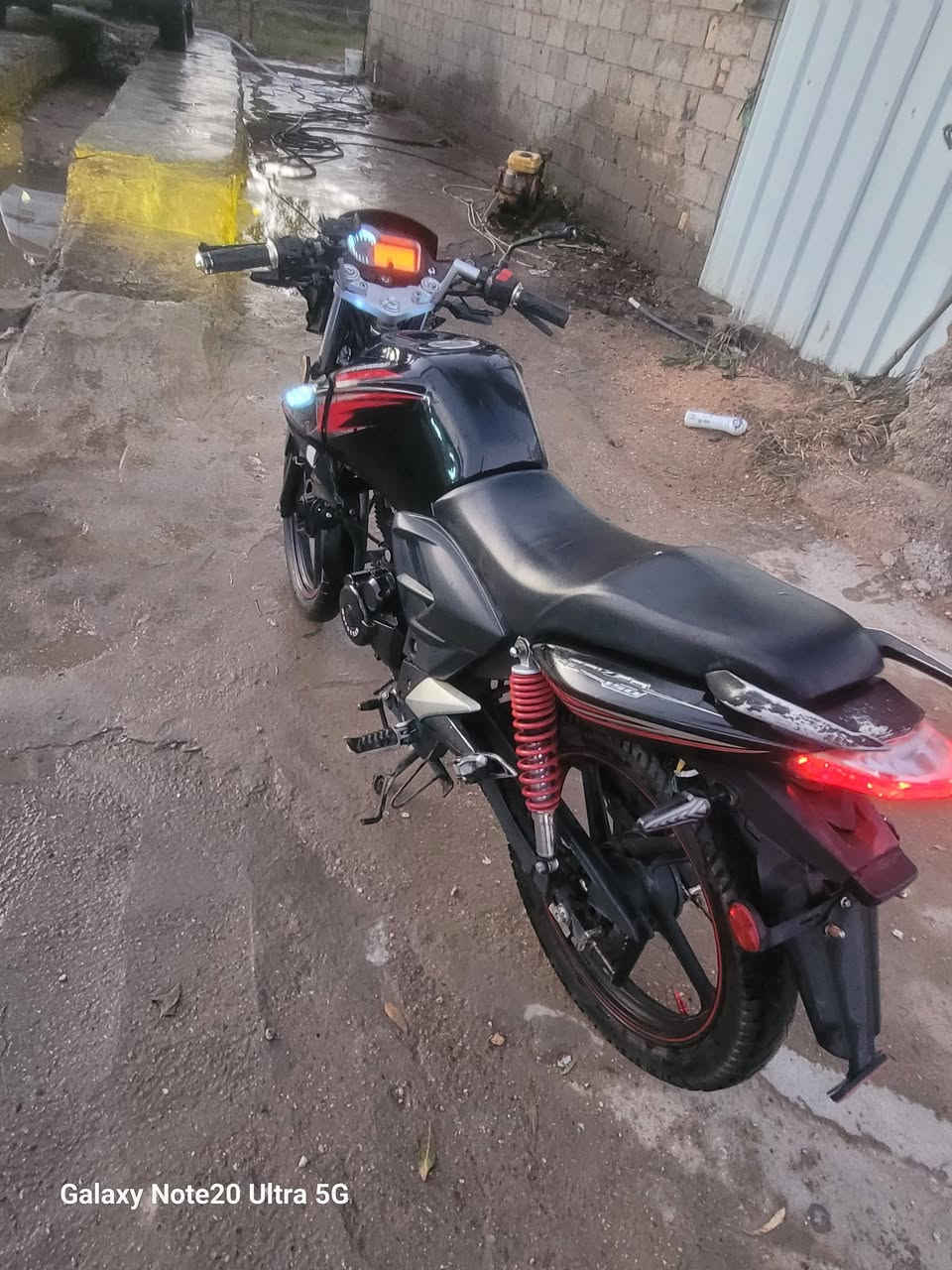 السلام عليكم دراجه دايون بطح موديل 2023 اوراق اصوليه نضيفه وجديده مكينتها ممفتوحه ومكفول المحرك كهربائيات كلها شغاله مابيه اي نقص الدراجه مكاني كربلاء طويريج ام روايه
السعر مليون دينار 
للاتصال ***********
او المراسله عله الواتساب ***********
