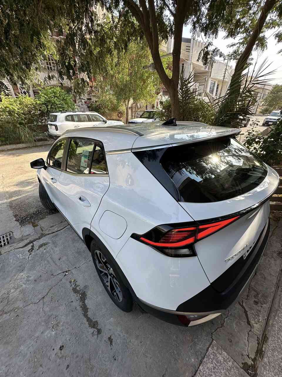 سبورتج 2024
رقم اربيل باسمي 
السيارة خليجيه كفاله عامة
المجموعه الدولية ام الضمان
مواصفات السيارة 
فول عدى الفتحة والجنطة مو كهرباء باقي المواصفات كولها متوفره بيها 
بصمة تشغيل عن بعد
بصمة ابواب 
شفتات سرعه 
لدات مع زينون مع ماطور تحكم لايت
حساس خلفي امامي 
رادار جانبي
نقاط عمياء 
رادار خلفي
شاشا دجتل متصلة مع كار بلي 
شاحن تايب سي وشحن لاسلكي 
انظمة قيادة مود درايف 
ايكو ،سبورت ،نورمال سمارت
تبريد قطعتين امامي خلفي
مري كهرباء 
اشاير بالمري
فول تحكم ستيرن 
شاشا اعطال
دبل بصمة
هاند بريك دكمة
شباك لد 
مانع انزلاق
اوتو هولد توقف ذاتي
بارك سنسر
مانع منحدرات
بلوجكتر خلفي امامي 
كاميرا خلفية 
اشارة ترحيب 
وهوايه بيها مواصفات بعد
السياره نظيفه جدا 
ماشيه ٢٢ الف
السعر ٢١٤ وبيها مجال بسيط
مكاني بغداد كاظميه 
رقمي ***********
