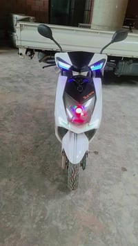 سگنس صيني للبيع نظيفه جدآ برغي مامفتوح بيها استخدام شخصي للأستفسار الخ...