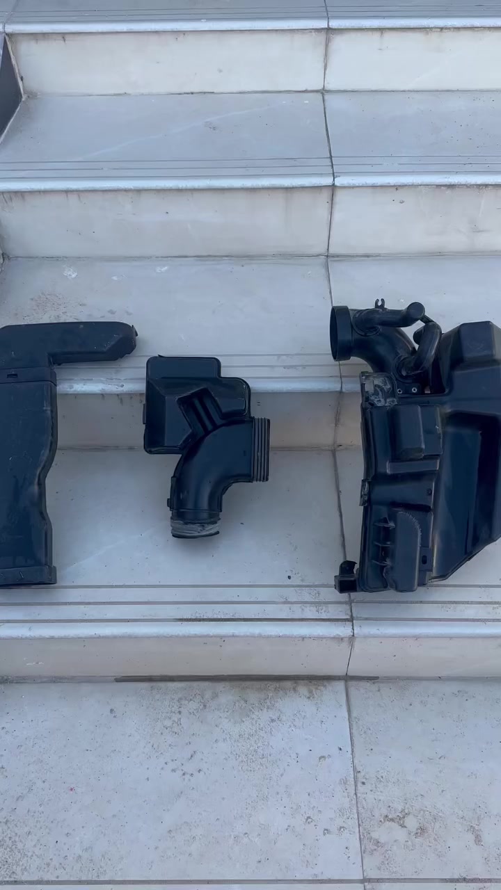 غراض شوته كيا ريو مديل 2014 الي محتاجهن يجي ياخذهن بلاش هذا رقمي
***********
