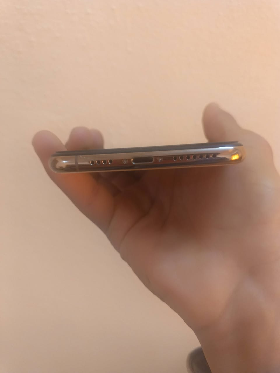 iphone xs max
ذاكرة 256

مبدل بطارية 100 اصلية فقد باقي الجهاز بلادي

فيس ايدي غير شغال

بوبجي 60 فريم 

ضهر مكسور موضح بل صورة

ملحقات لزكة 

سعر 220 الف توصيل مجاني 

موجود توصيل 

للحجز والستفسار راسل واتساب ***********
