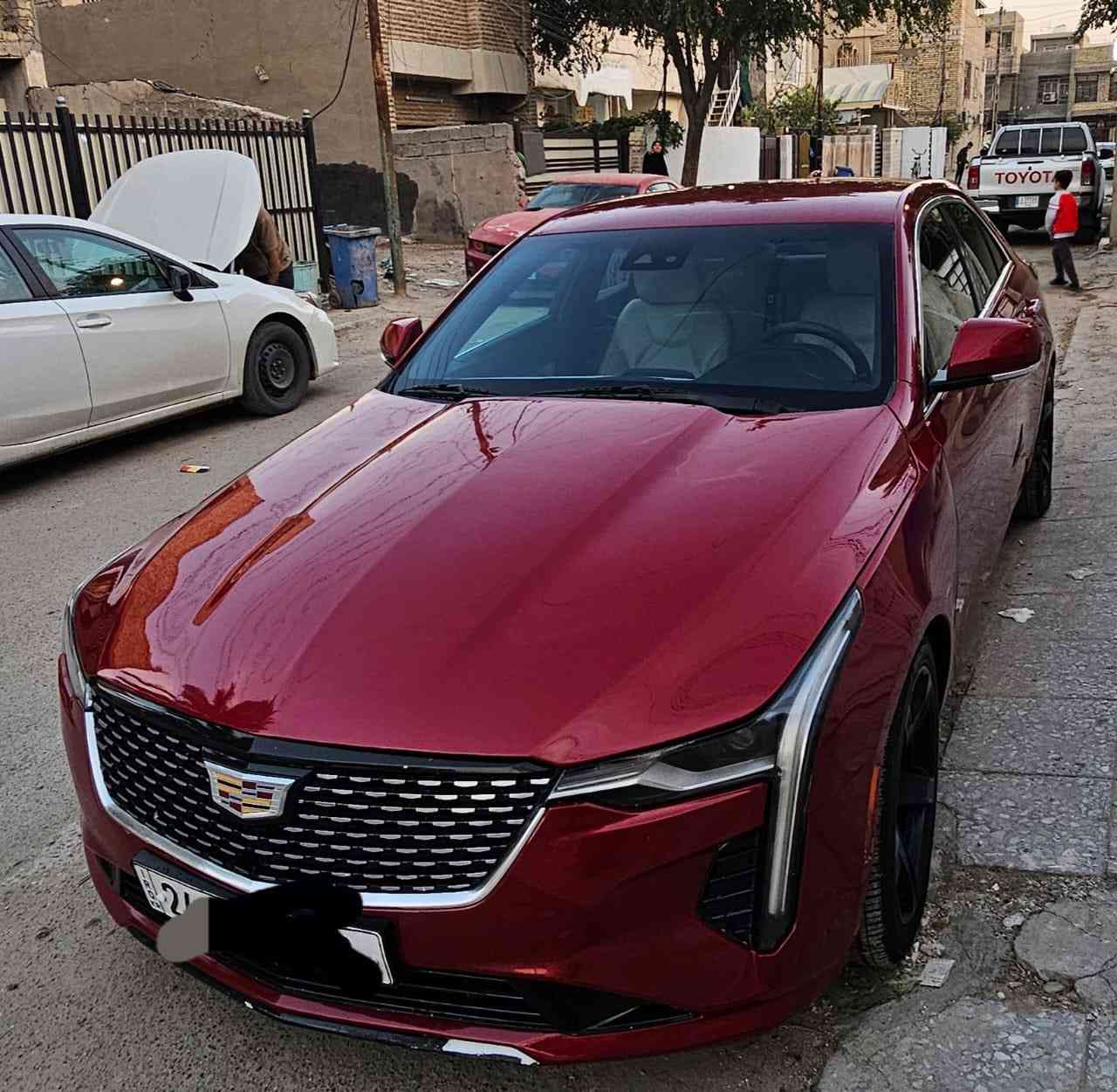 السلام عليكم
كديلاك CT4  لاكجري لون احمر 2020 امريكية 
محرك 2000 دبل  تيربو 
رقم دهوك الجديد تحويل ثاني يوم 
سيارة فول مواصفات 
داخل جلد لون ابيض 
ما ايرباك سليم 
جاملغ امامي 
سيارة فول مواصفات
اشاير مري
تدفئة كشنات 
اوتو هولد
بريك ذاتي
شفتات ستيرن
رادار داتشو 
تحديد مسار
حساسات امامي خلفي 
مكاني بغداد 
سعر السياره 195ورقة وبيها مجال
الرقم للتواصل 
***********
